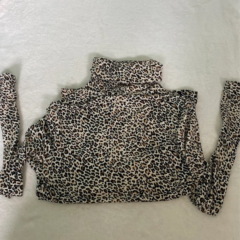 turtleneck - Picture 2 of 3